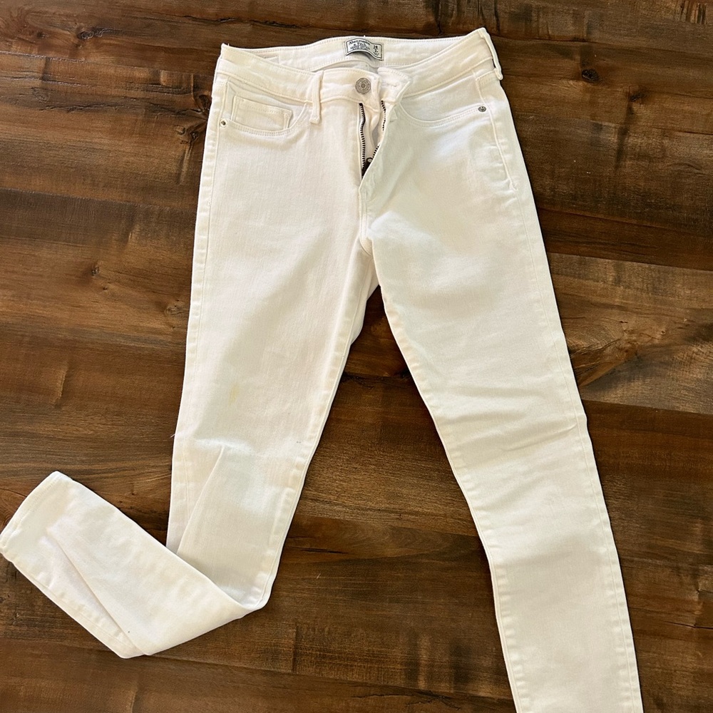 Abercrombie and fitch Harper low rise jeans size 26/2